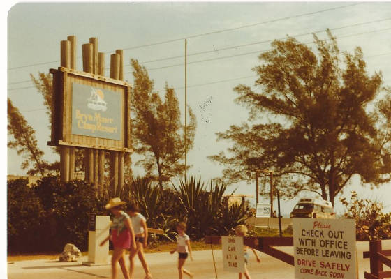 EntranceSignBrynMawr1980.jpg