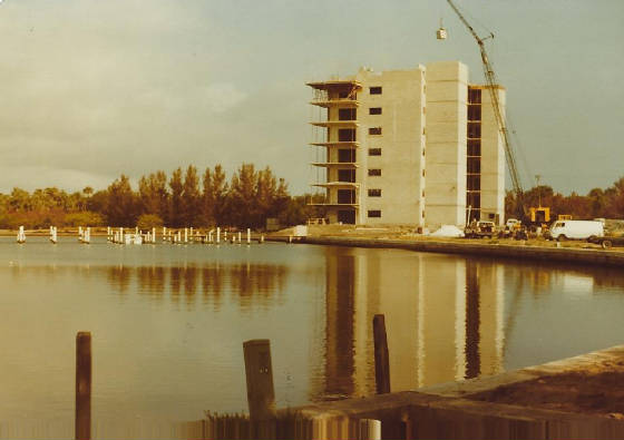 rivercondo1980.jpg